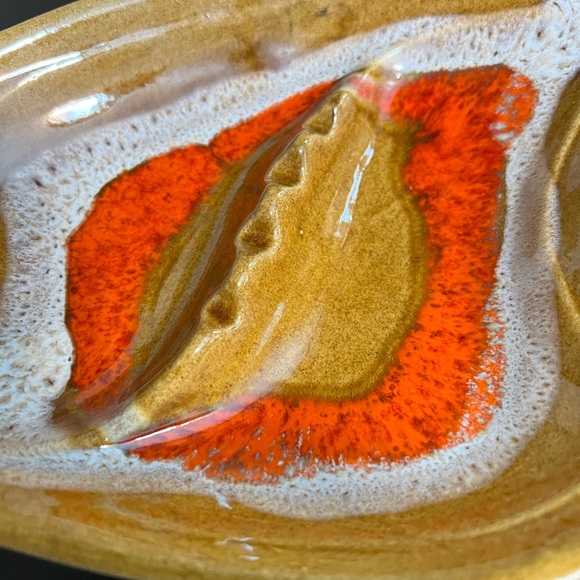 Vintage Marcia of California mid-century modern ashtray. Gold, orange and white. - Picture 2 of 5